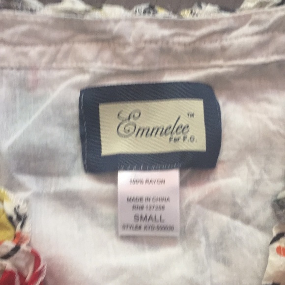 Cute summer dress.  Size small, brand: Emmelee - Picture 2 of 6